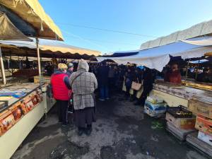 Revoltă și nemulțumire în rândul comercianților și producătorilor de la Piața Mare