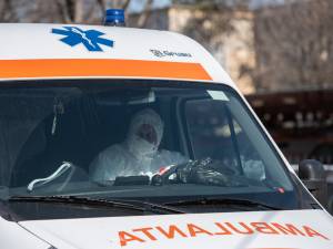 Echipajul de la Serviciul de Ambulanţă Județean Suceava care a fost chemat la fața locului nu a mai putut face altceva decât să constate decesul