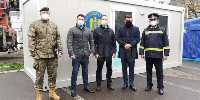 Containerul modular nou a fost adus ieri în curtea Spitalului Municipal „Sf. Doctori Cosma și Damian” din municipiul Rădăuți