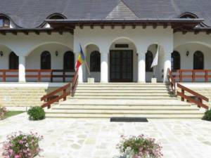 Centrul Eparhial Suceava funcționează după un nou program