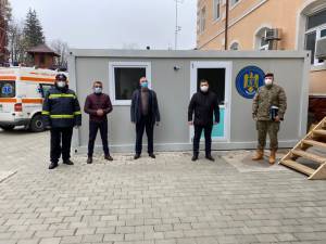 Spitalul din Vatra Dornei a primit două containere pentru triajul pacienților Covid