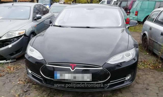Autoturism Tesla dat în consemn în Europa, descoperit la Marginea