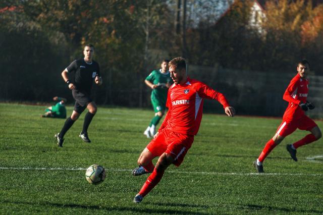 Robert Ciobanu a înscris ambele goluri ale Bucovinei în partida cu Sporting Juniorul Vaslui. Foto: Cristian Plosceac