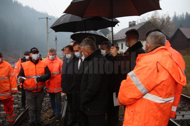 Premierul Orban și ministrul Transporturilor au inspectat lucrările de reabilitare a căii ferate Suceava - Apahida
