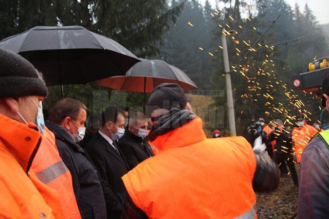 Premierul Orban și ministrul Transporturilor au inspectat lucrările de reabilitare a căii ferate Suceava -Apahida