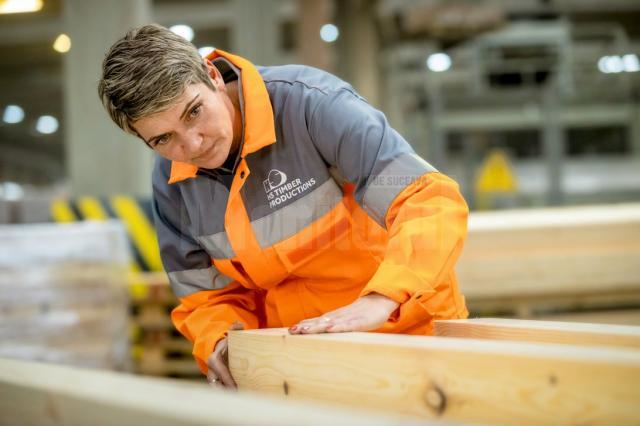 HS Timber Group înregistrează cel mai mare număr de angajați de până acum în fabricile din România - aproape 3000