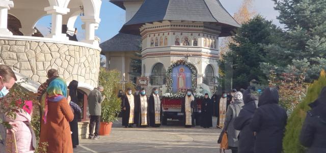 Racla cu moaștele Sfântului Ioan cel Nou de la Suceava a ajuns marți și la Mănăstirea Cămârzani