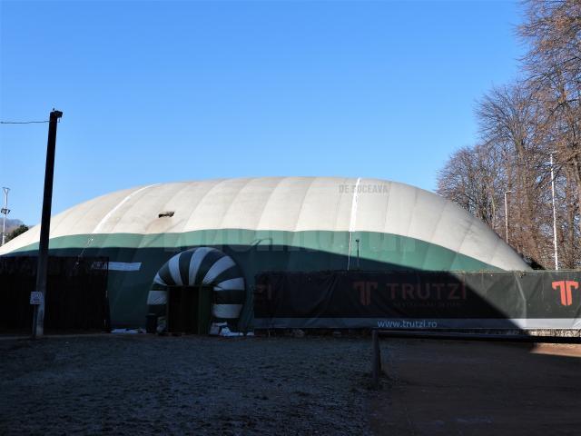 Primul teren de tenis cu zgură, acoperit, deschis 24 de ore din 24, timp de 12 luni pe an, deschis în Suceava