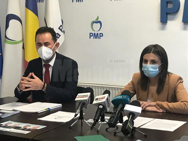 Marian Andronache şi secretarul general adjunct al PMP, Ioana Constantin
