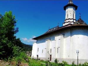 Mănăstirea Solca își aduce zestrea acasă