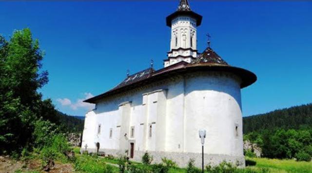 Mănăstirea Solca își aduce zestrea acasă