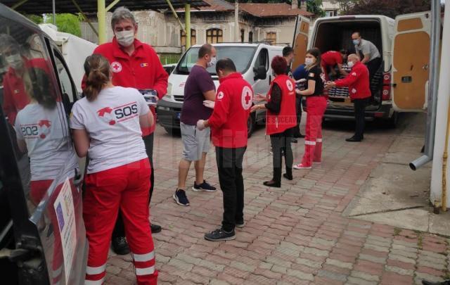 #ContinuămSăAplaudăm Voluntarii Crucii Roșii Române