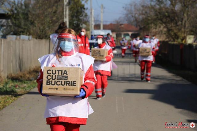 Continuăm Să Aplaudăm Voluntarii Crucii Roșii Române