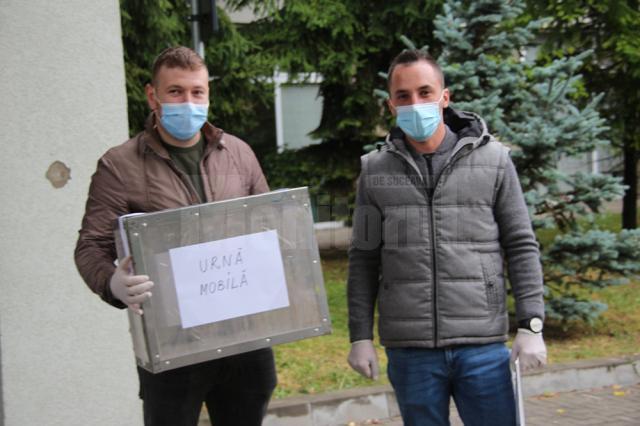 Urna mobilă a ajuns la pacienții internați de la secția de votare cea mai apropiată de spitale