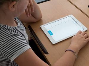 Inspectoratul Școlar Suceava a mai primit 2.160 de tablete pentru elevii nevoiași