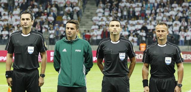 Sebastian Colţescu, al doilea din stânga, i-a pus într-o situație ingrată pe colegii lui
