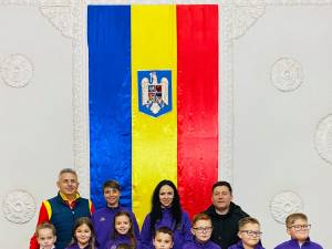 Copiii de la Clubul Sportiv Alessia Athletic Fălticeni, premiați de președintele Federației Române de Atletism