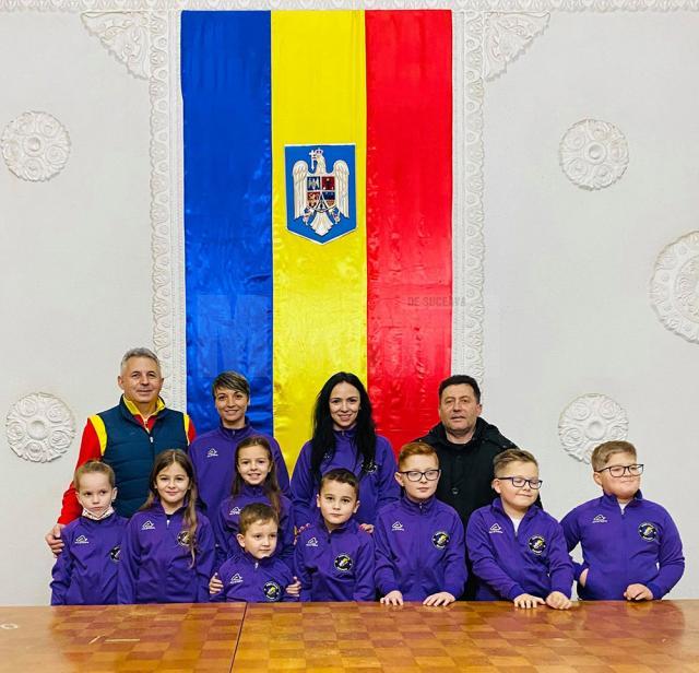 Copiii de la Clubul Sportiv Alessia Athletic Fălticeni, premiați de președintele Federației Române de Atletism