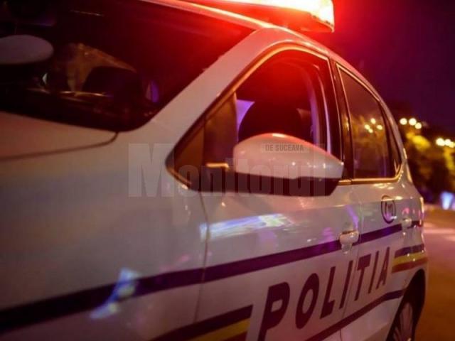 Polițiștii l-au ”convins” pe un șofer să sufle în etilotest după ce l-au încătușat Foto romania24.ro