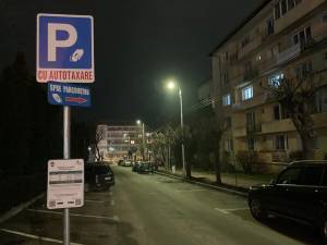 Locurile de parcare din zona Tribunalului devin cu plată