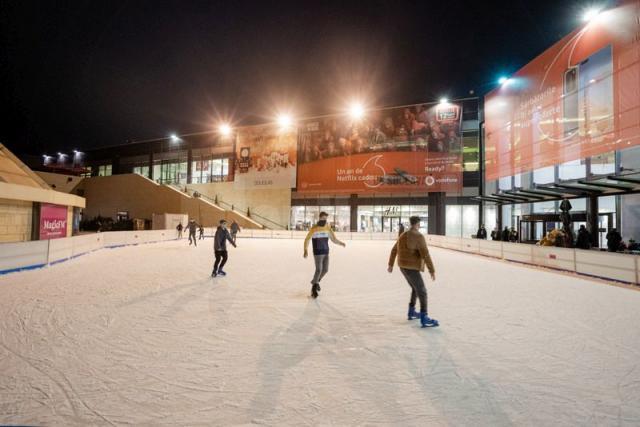 Start distracției de iarnă, pe patinoarul de la Iulius Mall Suceava