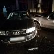 Doi adolescenți răniți în urma impactului dintre un Audi și un Mercedes