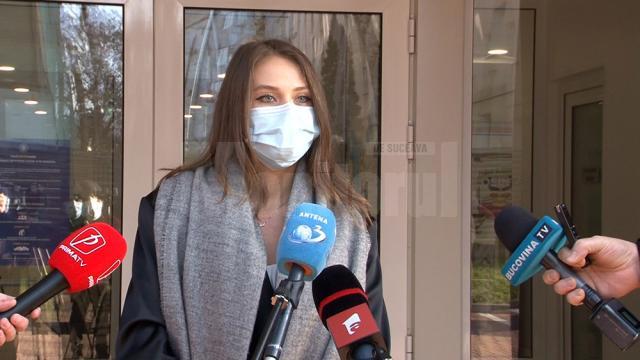 Studenta la Medicină Raluca Savu, voluntar în sectorul Covid, s-a vaccinat duminică la Spitalul Suceava