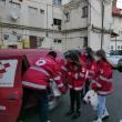 Voluntarii de la Crucea Roșie Suceava au împărțit pachete cu alimente persoanelor nevoiașe din județ