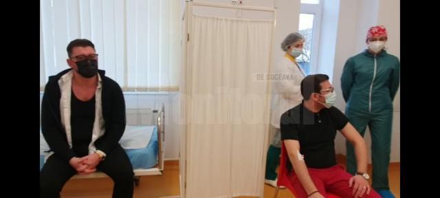 Managerul Spitalului Radauti, Traian Andronachi, si-a asteptat randul la vaccinare