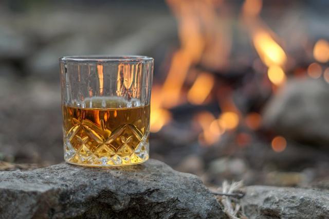 Cum să bei whisky „like a pro”? Câteva sfaturi
