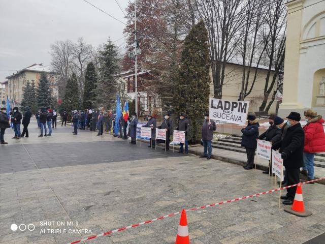 Polițiști de frontieră și militari în rezervă au protestat față de înghețarea salariilor și a pensiilor