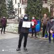 Polițiști de frontieră și militari în rezervă au protestat, ieri, în fața Prefecturii Suceava
