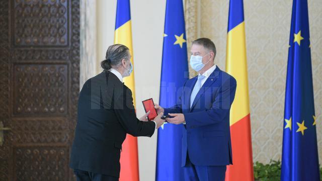 Caricaturistul Mihai Pînzaru-PIM a primit din partea președintelui României Ordinul Național „Pentru Merit” în grad de Ofițer