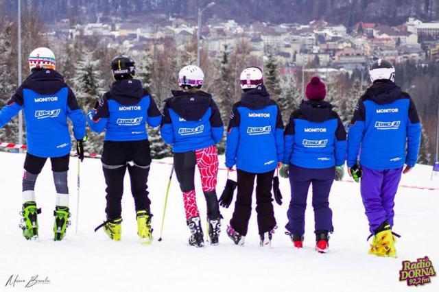 Lecții gratuite de schi și snowboard pentru copii și parada mascotelor pe schiuri, pe pârtia Parc din Vatra Dornei