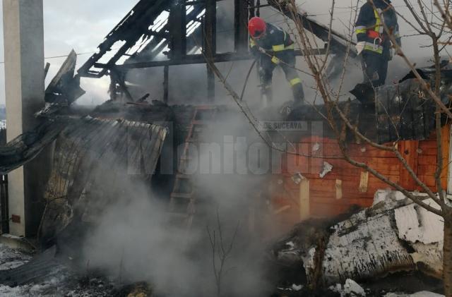 La Neagra Șarului, focul a fost localizat înainte de a afecta și două case de locuit aflate aproape