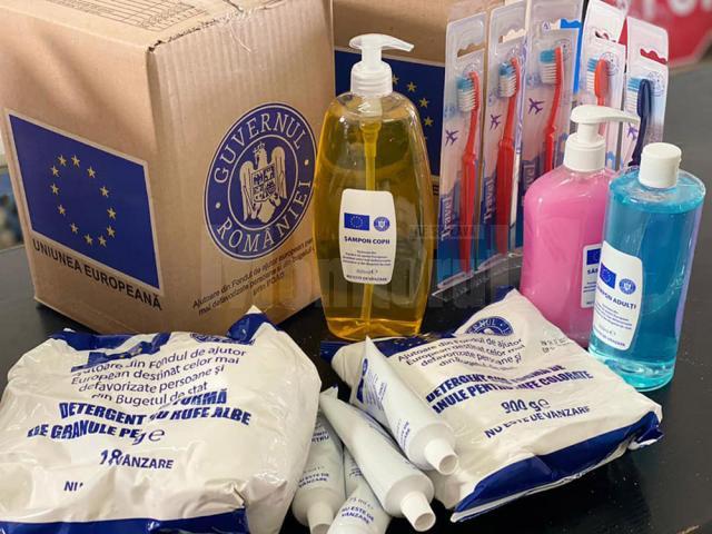 Persoanele în dificultate din municipiul Fălticeni primesc pachete cu produse de igienă