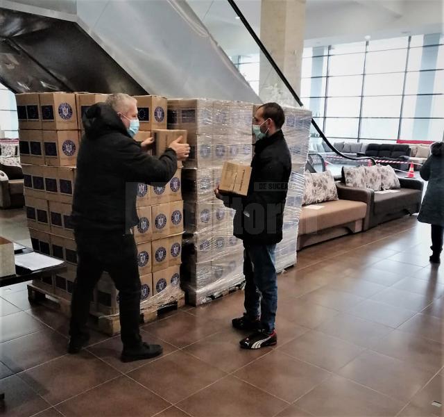 Distribuirea pachetelor cu produse de igienă personală a început în municipiul Suceava