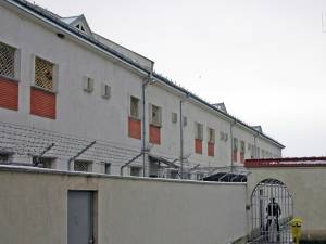 Bărbatul a fost dus în Penitenciarul Botoșani