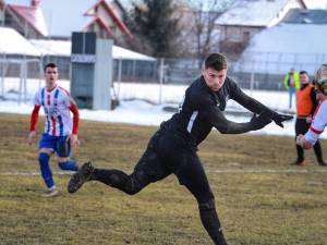 Ionel Stoian a marcat golul victoriei pentru Bucovina Rădăuţi. Foto Cristian Plosceac