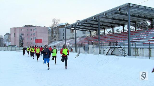 Fotbaliștii fălticeneni efectuează pregătirea de iarnă în localitate. Foto Alex Savescu