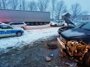 Două persoane rănite după un accident la Bucșoaia