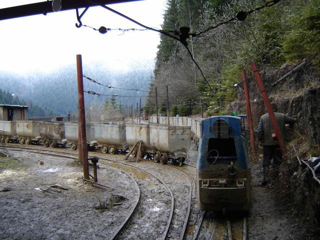 Intrarea în mina de uraniu