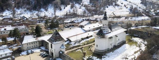 S-a redeschis Mănăstirea Solca și a fost numit primul stareț după 236 de ani. Foto credit Marius Cârneală, Iosif Andronic