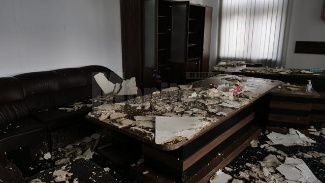 Imagini cu dezastrul din Palatul Administrativ Suceava. Întrebare cheie în anchetă: De ce nu au pornit senzorii de incendiu?