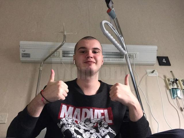 Ionuț Badragan, în vârstă de 21 de ani, care suferă de cancer, are în continuare nevoie de ajutor financiar