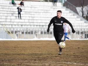 Atacantul Bucovinei, Ionel Stoian, a marcat o triplă în meciul cu CSM Paşcani. Foto Cristian Plosceac