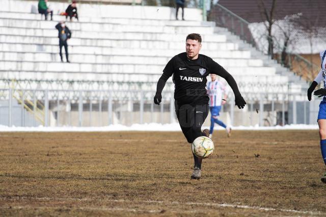 Atacantul Bucovinei, Ionel Stoian, a marcat o triplă în meciul cu CSM Paşcani. Foto Cristian Plosceac