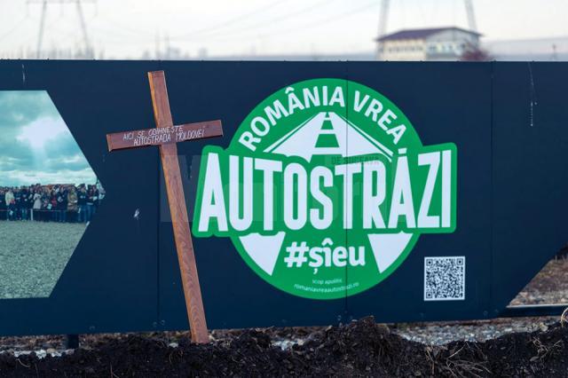Ștefan Mandachi a îngropat primul metru de autostradă din Moldova și i-a pus cruce, la doi ani de la amplul protest care a mobilizat întreaga țară