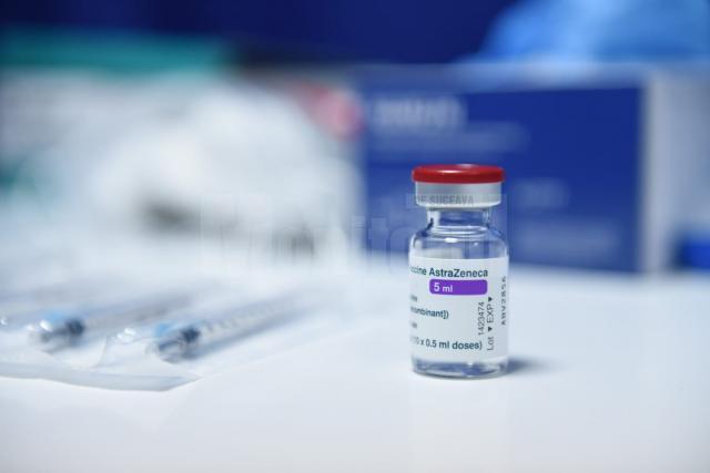 România nu suspendă vaccinarea cu AstraZeneca