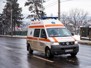 Copilașul a fost transferat la spital la Iași